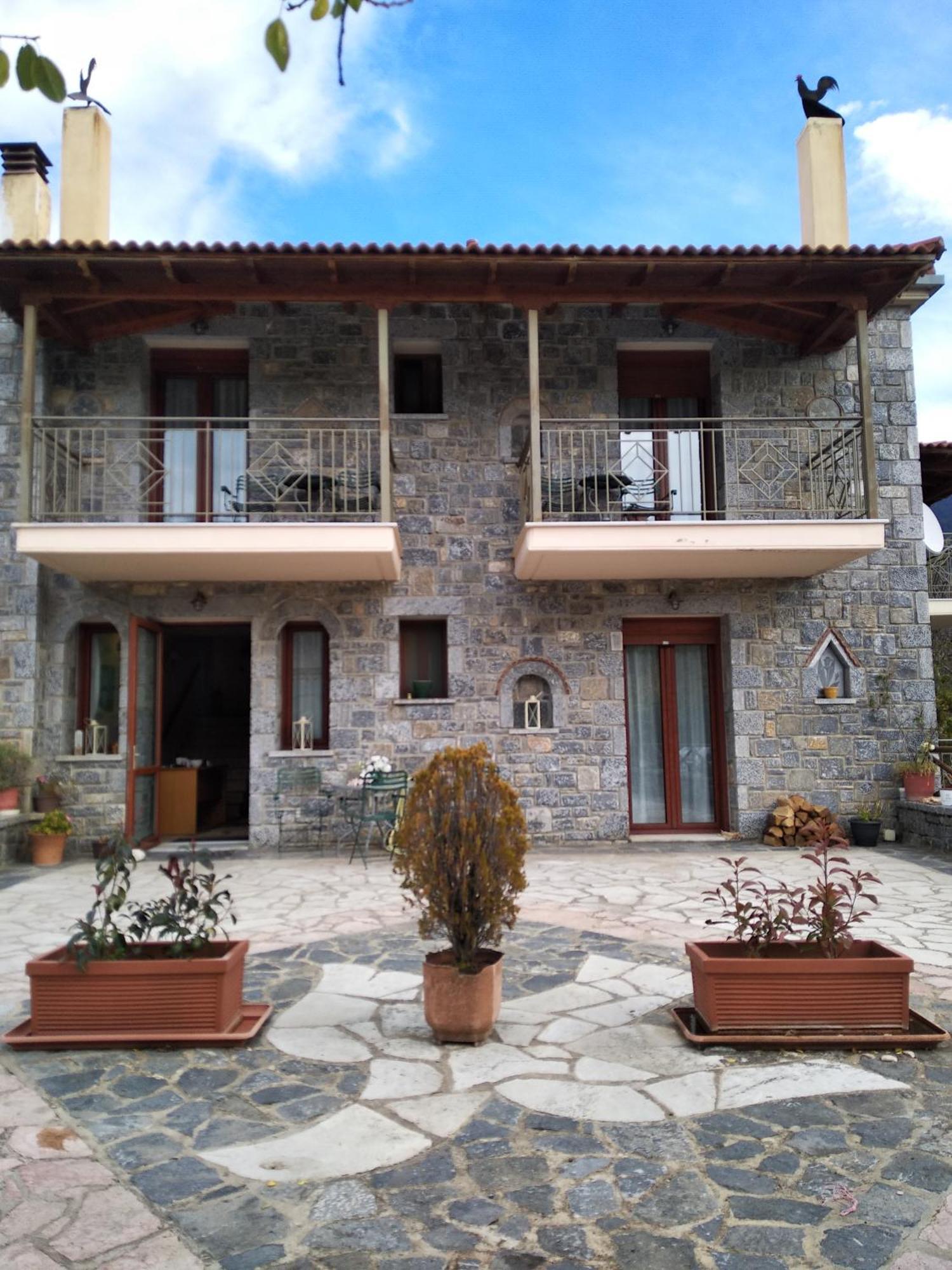 To Spiti Tis Irinis Hotel Vitína Kültér fotó