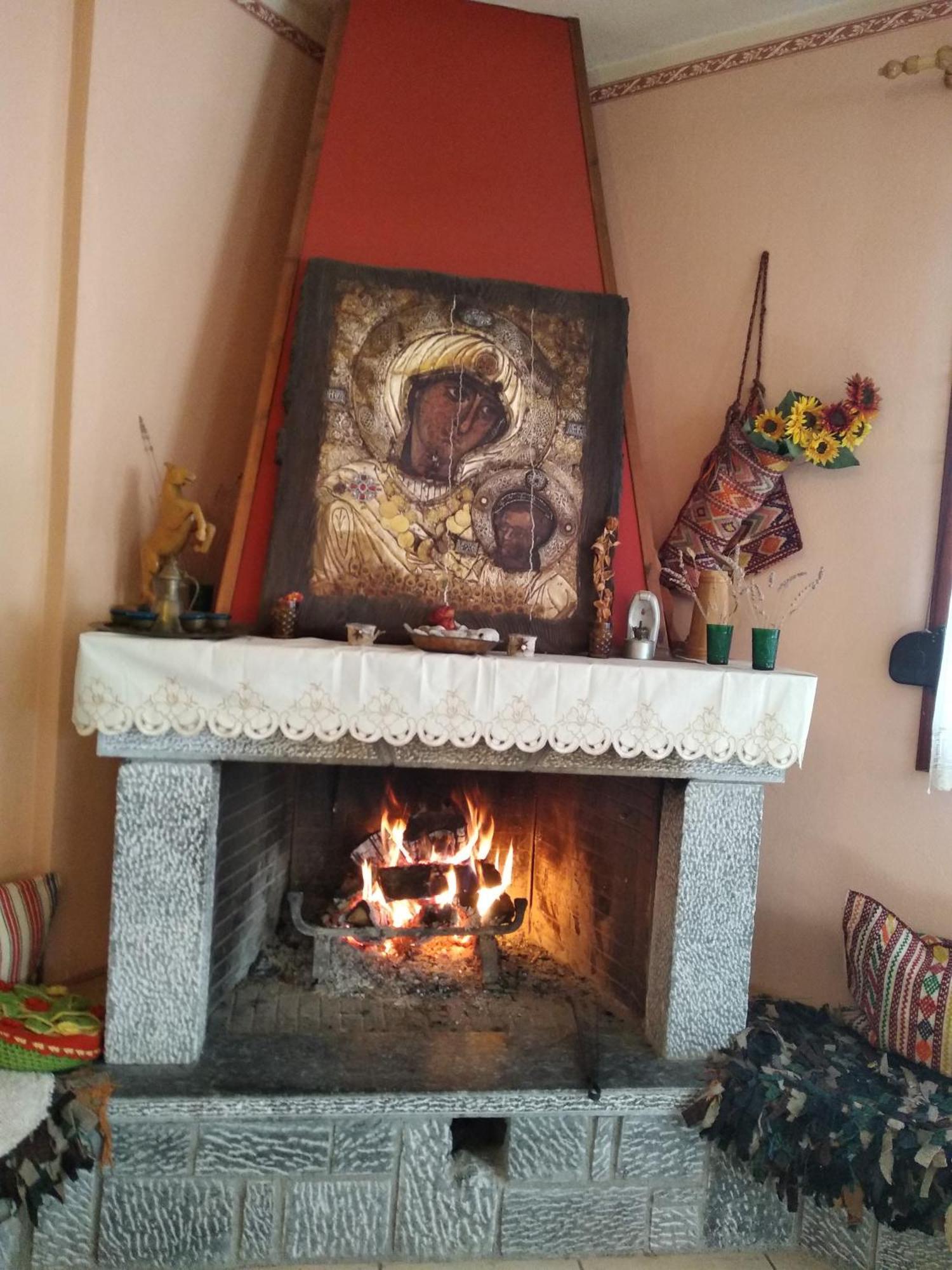 To Spiti Tis Irinis Hotel Vitína Kültér fotó