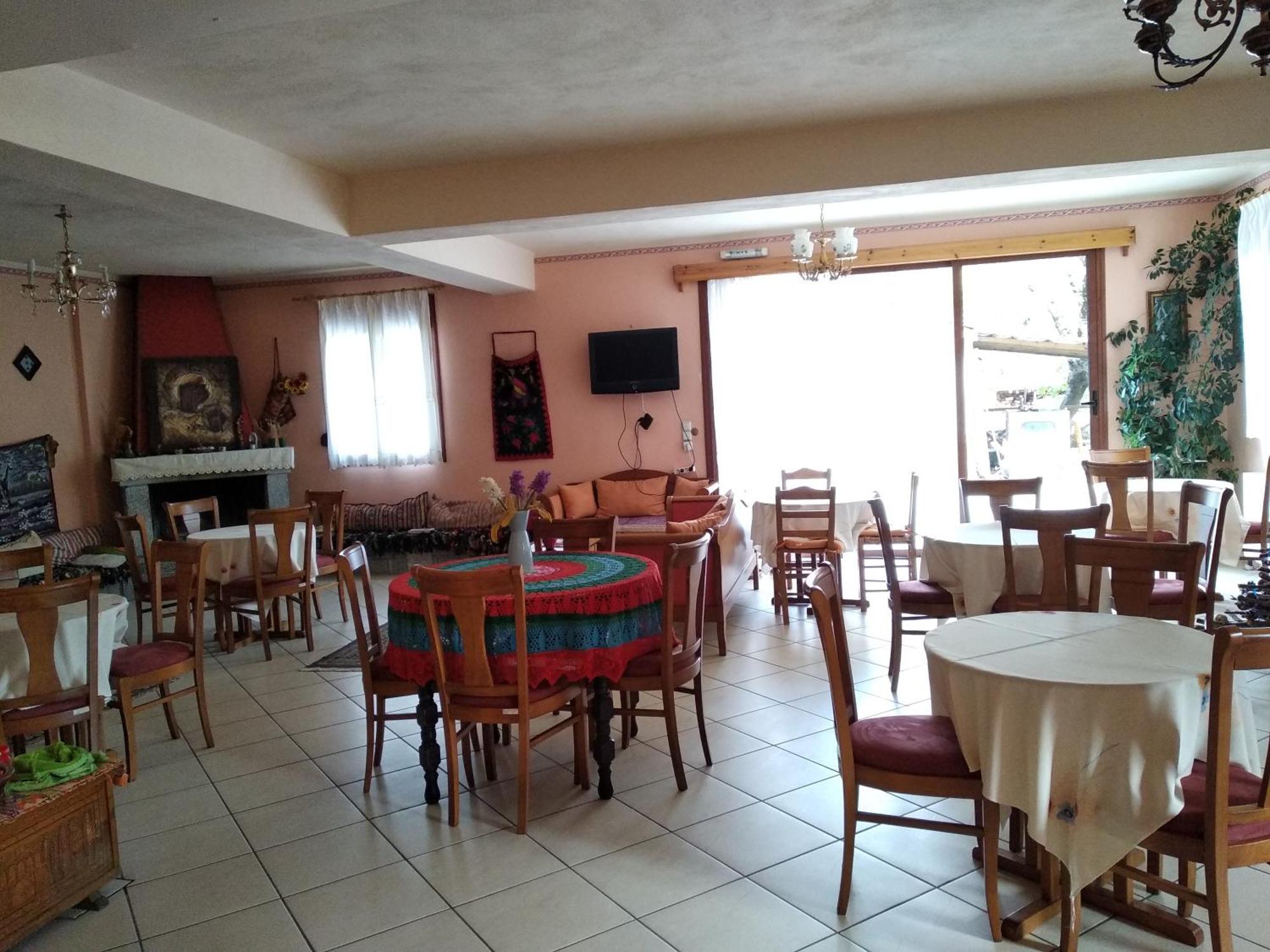 To Spiti Tis Irinis Hotel Vitína Kültér fotó